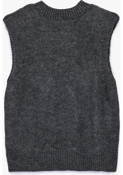 Kolsuz Dik Yaka Dokulu Triko Süveter fiyatları