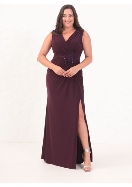 Kadın Mürdüm V Yaka Omuzları Taş Detaylı Büyük Beden Uzun Abiye Elbise