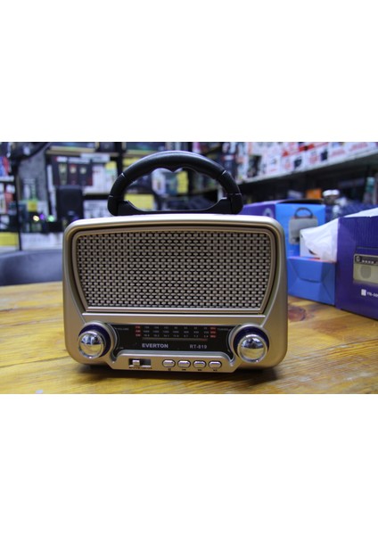 RT-819 Güneş Panelli Fenerli Radyo ve Mp3 Oynatıcı modelleri