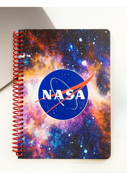 Nasa Temalı Spiral Çizgili Defter – 80 Yaprak, 160 Sayfa (18 x 24 Cm)