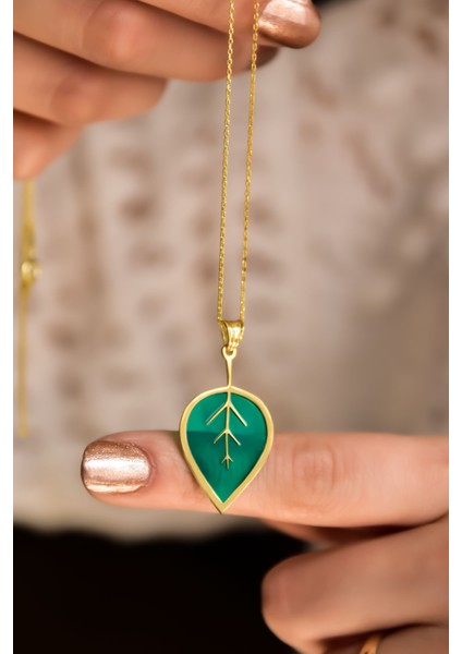 925 Ayar Gümüş Gold Kaplama Özel Tasarım Tepelikli Çınar Yaprağı Kolye fiyatları