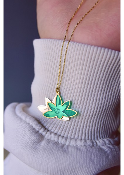 925 Ayar Gümüş Gold Kaplama Özel Tasarım Harfli Lotus Kolye fırsatları