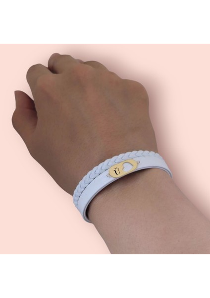 14 Ayar Plakalı Altın Ü Harfine Özel Kalp Figürlü Doğal Beyaz Derili Hediye BILEKLIK-561HARF