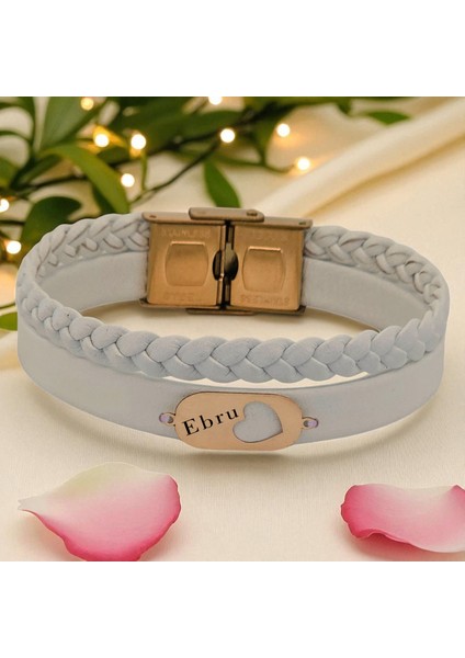 Altın Plakalı 14 Ayar Ebru Ismine Özel Doğal Beyaz Derili Kalp Figürlü Hediye BILEKLIK-561ISIM fiyatları