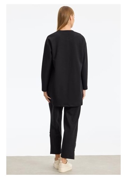 1956.01 Asimetrik Kesimli Teknik Kumaş Kombinli Takım Qks fırsatları