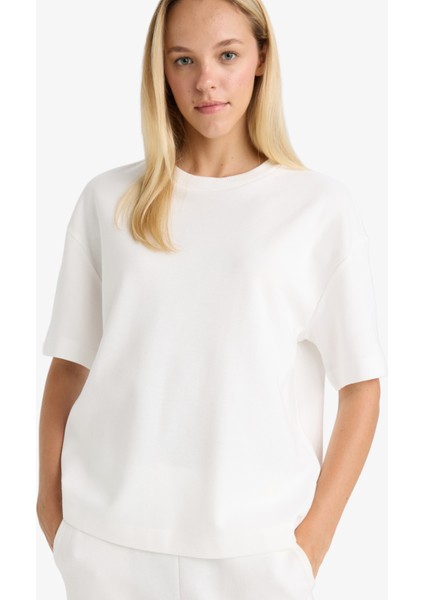 Oversize Geniş Kalıp Bisiklet Yaka Basic Düz Kısa Kollu Tişört C7630AX25AU fırsatları