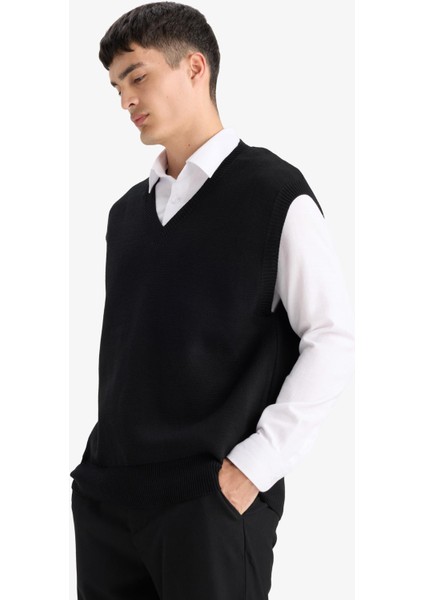 Standart Fit V Yaka Triko Süveter F4999AX25AU indirimleri