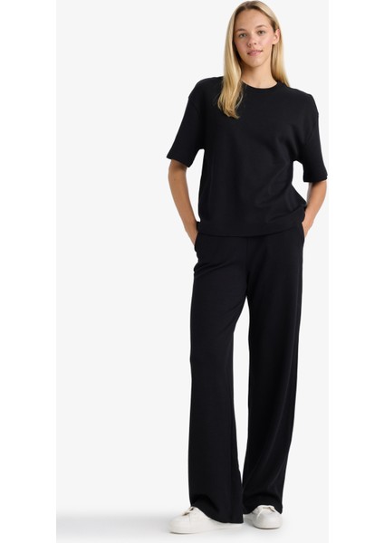 Oversize Geniş Kalıp Bisiklet Yaka Basic Düz Kısa Kollu Tişört C7630AX25AU fiyatları