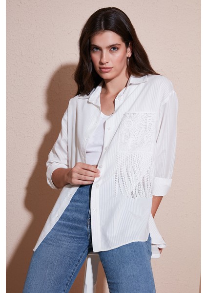 Regular Fit Güpürlü Cep Detaylı Uzun Kollu Gömlek Bayan Gömlek 6773215