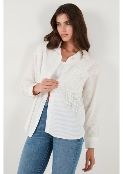 Regular Fit Güpürlü Cep Detaylı Uzun Kollu Gömlek Bayan Gömlek 6773215