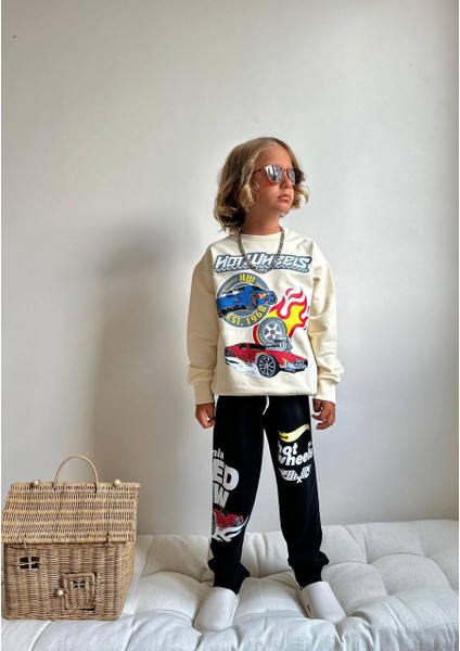 Araba Desenli Uzun Kollu Erkek Çocuk Alt Üst Takım modelleri