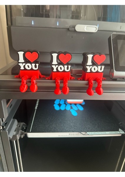 I Love You Yazılı Oturan 3'lü Figür Eklemli 3D Baskı