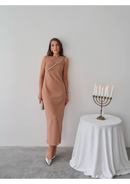 Mona Taş Detay Atlas Kumaş Uzun Elbise fiyatları