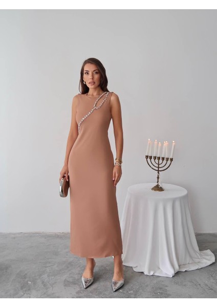 Mona Taş Detay Atlas Kumaş Uzun Elbise modelleri