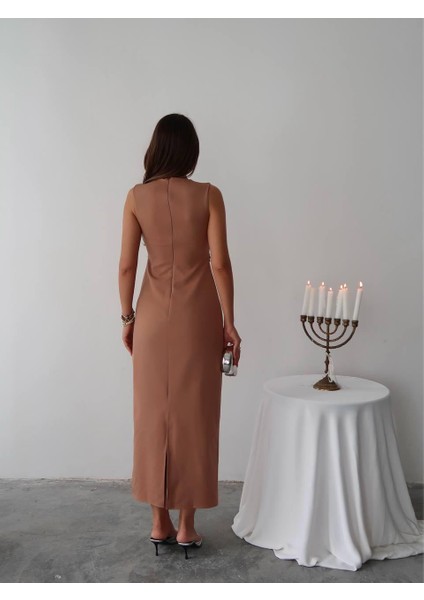 Mona Taş Detay Atlas Kumaş Uzun Elbise fırsatları