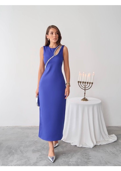 Mona Taş Detay Atlas Kumaş Uzun Elbise