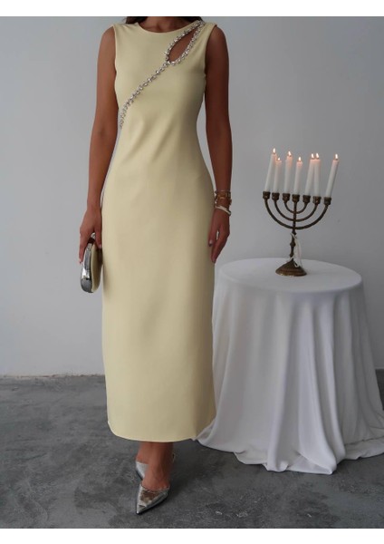 Mona Taş Detay Atlas Kumaş Uzun Elbise indirimleri