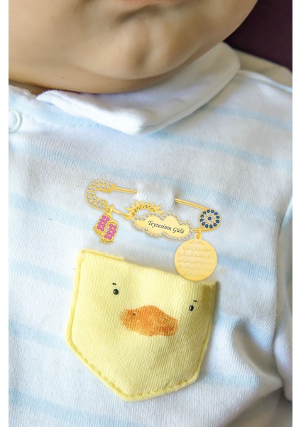 Teyzesinin Gülü Yazılı Güneş Bulut Modeli Kız Bebek Iğnesi