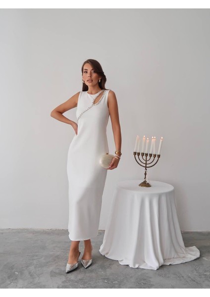 Mona Taş Detay Atlas Kumaş Uzun Elbise