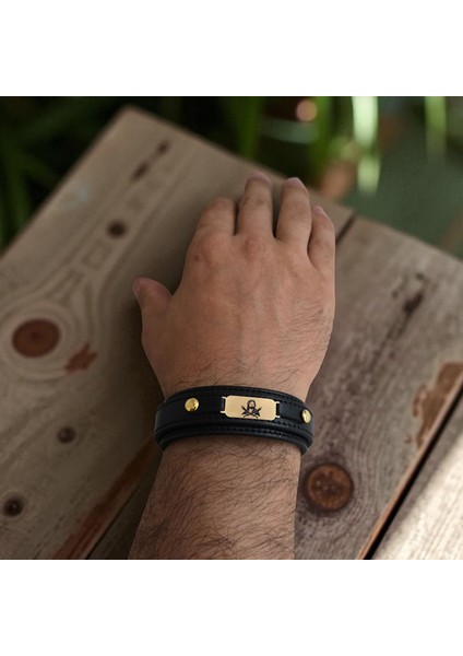 Altın Plakalı 14 Ayar Hz Ali Temalı Oval Figürlü Doğal Siyah Derili Hediye BILEKLIK-564SEMBOL