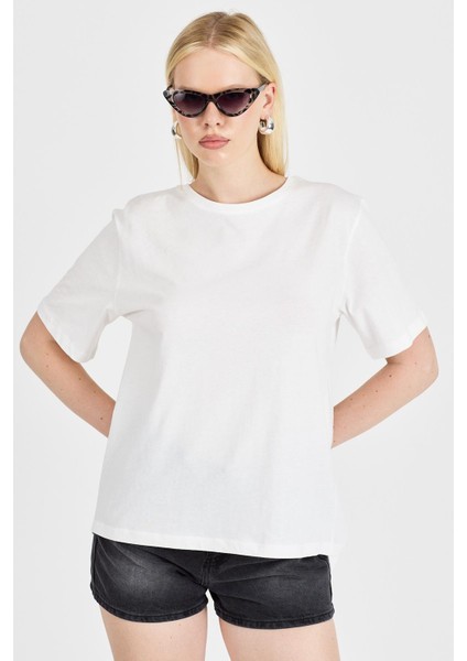 Kadın Sırt Detaylı %100 Pamuk Ekru Tişört fırsatları