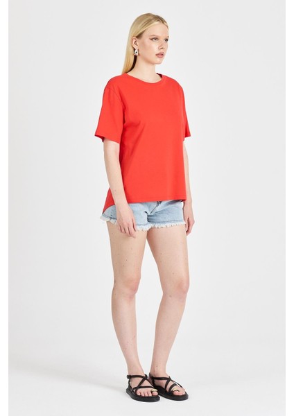 Kadın Sırt Detaylı %100 Pamuk Kırmızı Tişört modelleri