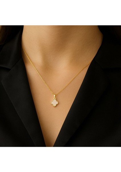 Minimal Yonca Beyaz Renk Gold Çelik Kolye