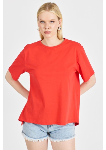 Kadın Sırt Detaylı %100 Pamuk Kırmızı Tişört fırsatları