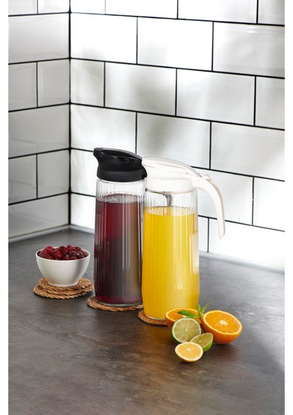 Beluga 1500 ml Bej Kapaklı Gravürlü Cam Sürahi 111021 indirimleri