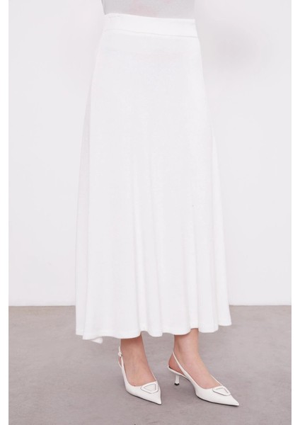 131002 Etekli Takım Önü Düğmeli Yaka Kenar Geçiş ve Cep ve Kol Ucu Taşlı Gold Geçişli Eteğin Beli Lastikli Kloş Model Spor Şık Etekli Takım