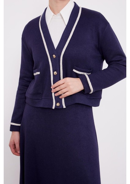 131002 Etekli Takım Önü Düğmeli Yaka Kenar Geçiş ve Cep ve Kol Ucu Taşlı Gold Geçişli Eteğin Beli Lastikli Kloş Model Spor Şık Etekli Takım fiyatları