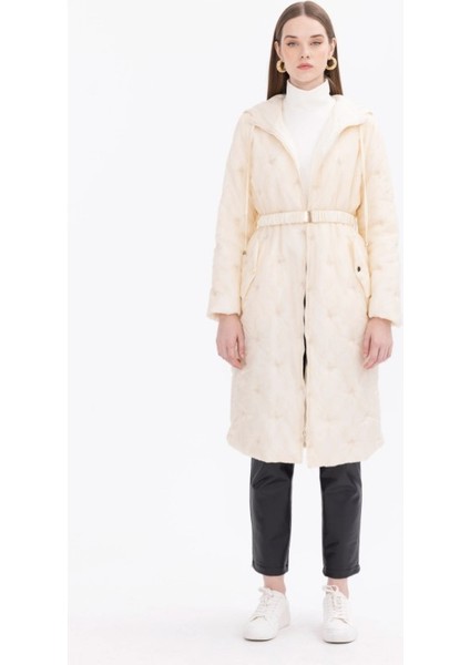 1020 Nakış Detaylı Kapüşonlu Midi Boy Anorak Kaban Anarok Kaban 11231305601020 Qks Kaban #23-10#