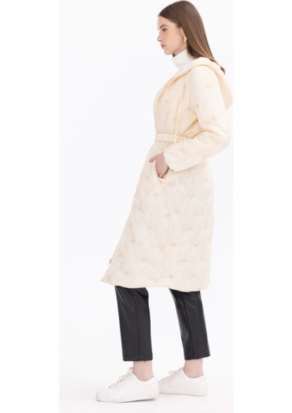 1020 Nakış Detaylı Kapüşonlu Midi Boy Anorak Kaban Anarok Kaban 11231305601020 Qks Kaban #23-10# fiyatları