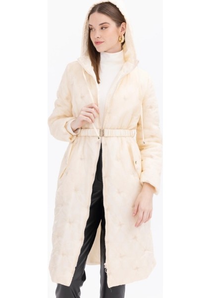 1020 Nakış Detaylı Kapüşonlu Midi Boy Anorak Kaban Anarok Kaban 11231305601020 Qks Kaban #23-10# modelleri