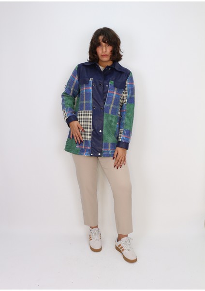 1112 Önü Çift Çıt Çıt Detaylı Yaka Kol Ucu Deri Görünümlü Kısa Desenli Ceket Qks #24-10# indirimleri