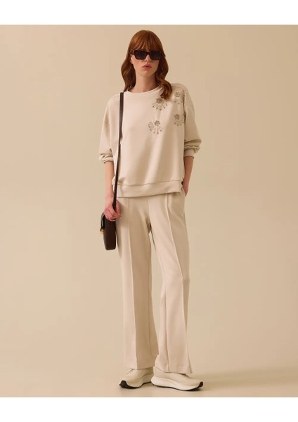 10001 Aksesuarlı Sweatshirt Hakim Yaka Önü Taş ve Boncuk Işlemeli Düşük Omuz Aksesuarlı Sweatshirt #03-25#