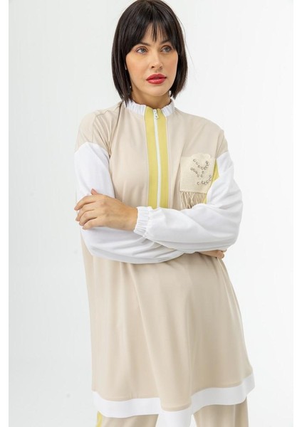 25106 Önü Yarım Fermuarlı Yakası ve Kol Ucu Lastikli Göğsü Taş ve Motif Detaylı Pantolonun Beli Lastikli Oversize Spor Ikili Takım #02-25# indirimleri