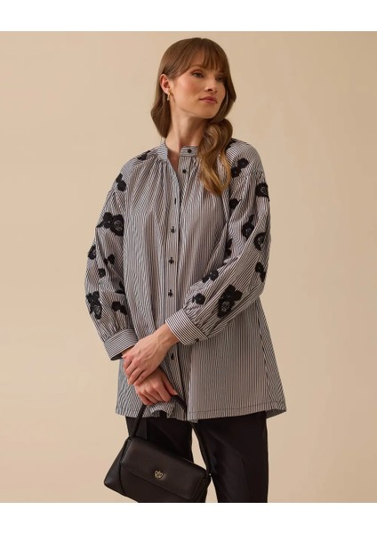 1009 Önü Düğmeli Hakim Yaka Balon Kol Kolları Işleme Detaylı Çizgili Gömlek Tunik 10002511211009 #06-25#