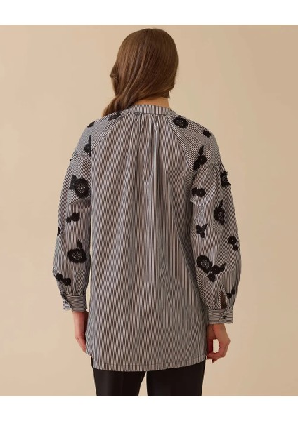 1009 Önü Düğmeli Hakim Yaka Balon Kol Kolları Işleme Detaylı Çizgili Gömlek Tunik 10002511211009 #06-25# fiyatları