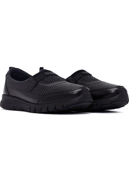 Kadın Siyah Taş Detaylı Deri Comfort Ayakkabı 25AFD500918 modelleri