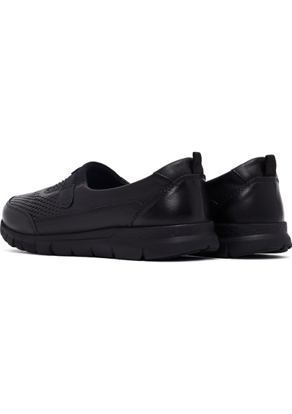 Kadın Siyah Taş Detaylı Deri Comfort Ayakkabı 25AFD500918 indirimleri