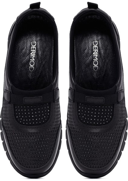 Kadın Siyah Taş Detaylı Deri Comfort Ayakkabı 25AFD500918