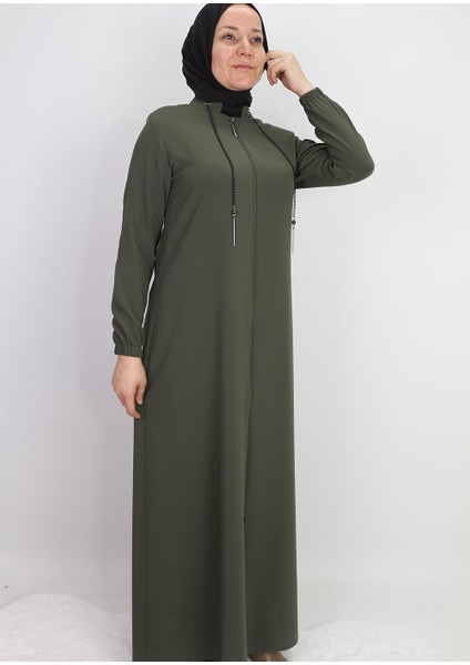 9001YAKASI Zincir Detaylı Hakim Yaka Fermuarlı Krep Kumaş Ferace Qys 9001 Ferace #22-09#