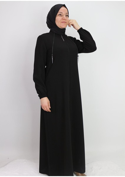 9001YAKASI Zincir Detaylı Hakim Yaka Fermuarlı Krep Kumaş Ferace Qys 9001 Ferace #22-09# fiyatları