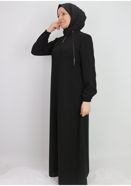 9001YAKASI Zincir Detaylı Hakim Yaka Fermuarlı Krep Kumaş Ferace Qys 9001 Ferace #22-09# modelleri
