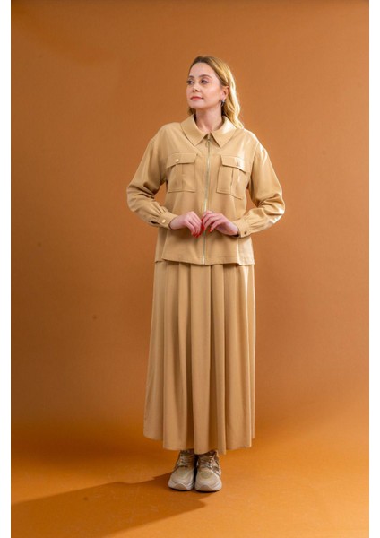 1613 Önü Fermuarlı Çift Cepli Eteğin Önü Pile Detaylı Beli Manşetli Spor Etekli Takım #03-25# fiyatları