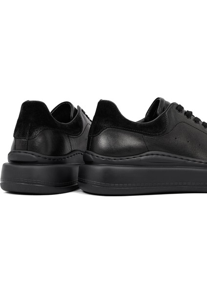 Erkek Siyah Bağcıklı Kalın Tabanlı Deri Sneaker 25WFD642518