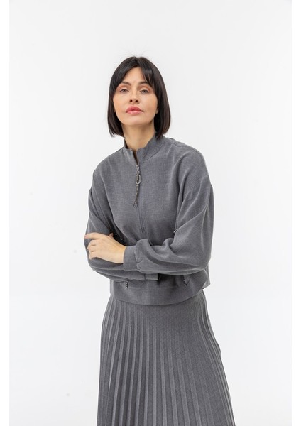 25139 Hakim Yaka Önü Yarım Fermuarlı Kenarları Göğüs Altından Alt Kısma Kadar Taşlı Eteğin Beli Lastikli Piliseli Spor Etekli Takım #03-25# modelleri