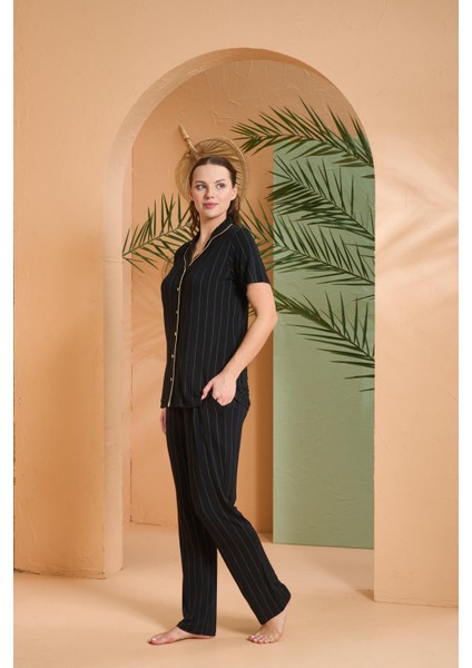 Kadın Gold Detaylı Çizgili Boydan Düğmeli Kısa Kol Pijama Takım fırsatları