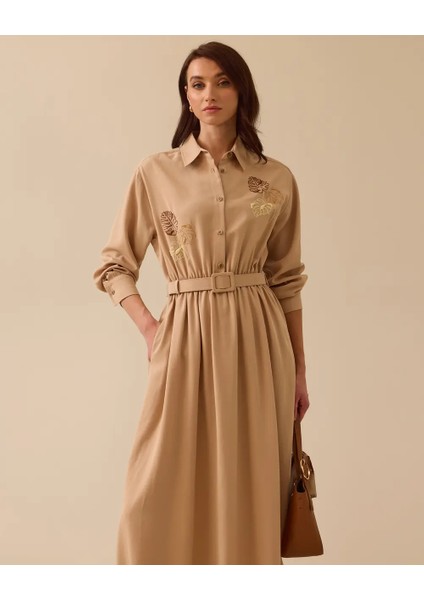 11022 Gömlek Yaka Önü Düğmeli Beli Lastik ve Kemer Detaylı Kolu Manşetli Göğüsü Işlemeli Günlük Elbise #03-25#